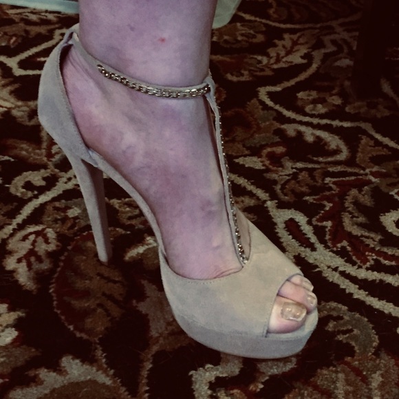 STEVE Madden Sexy Suede Pumps, Chain Strap Size 10 - Picture 5 of 6
